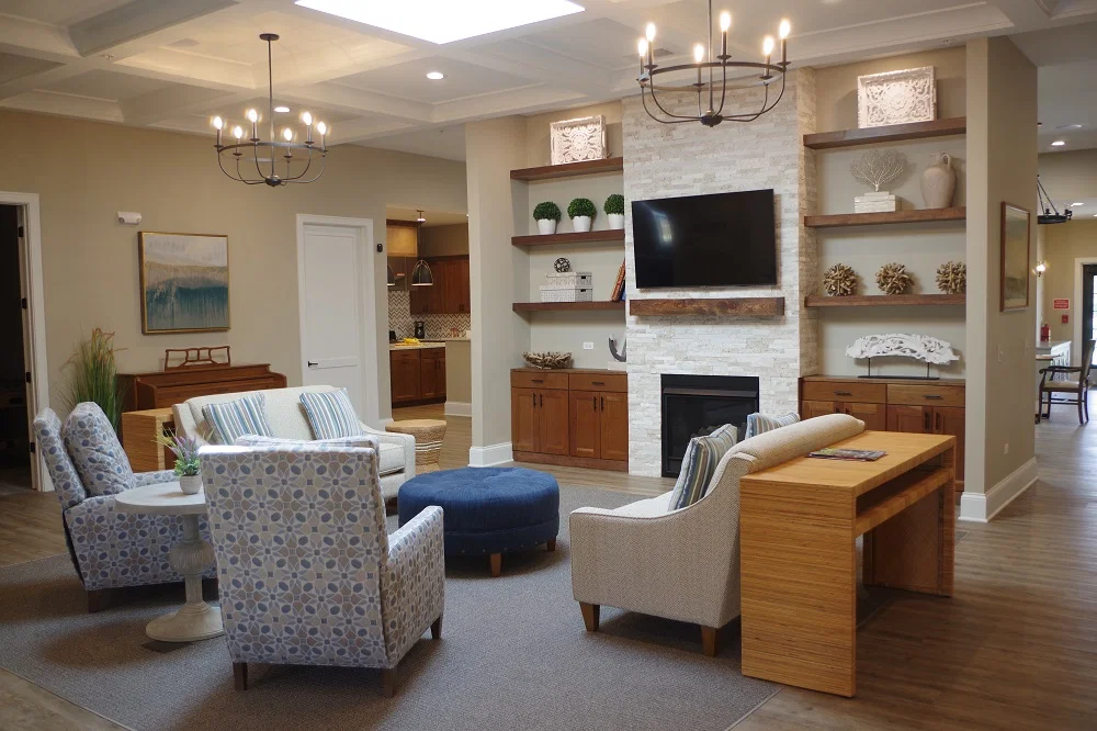 THE HEATHERS SENIOR HOMES OF LAKE IN THE HILLS