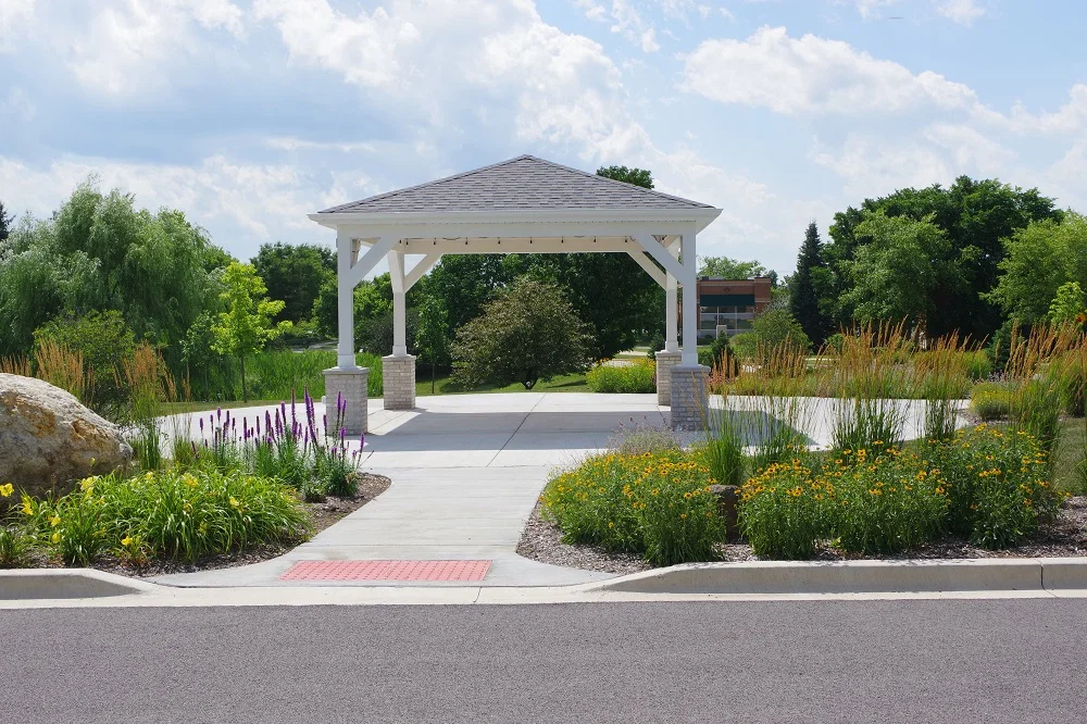 THE HEATHERS SENIOR HOMES OF LAKE IN THE HILLS