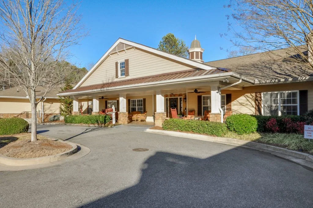 The Oaks at Alpharetta - Assisted Living photo