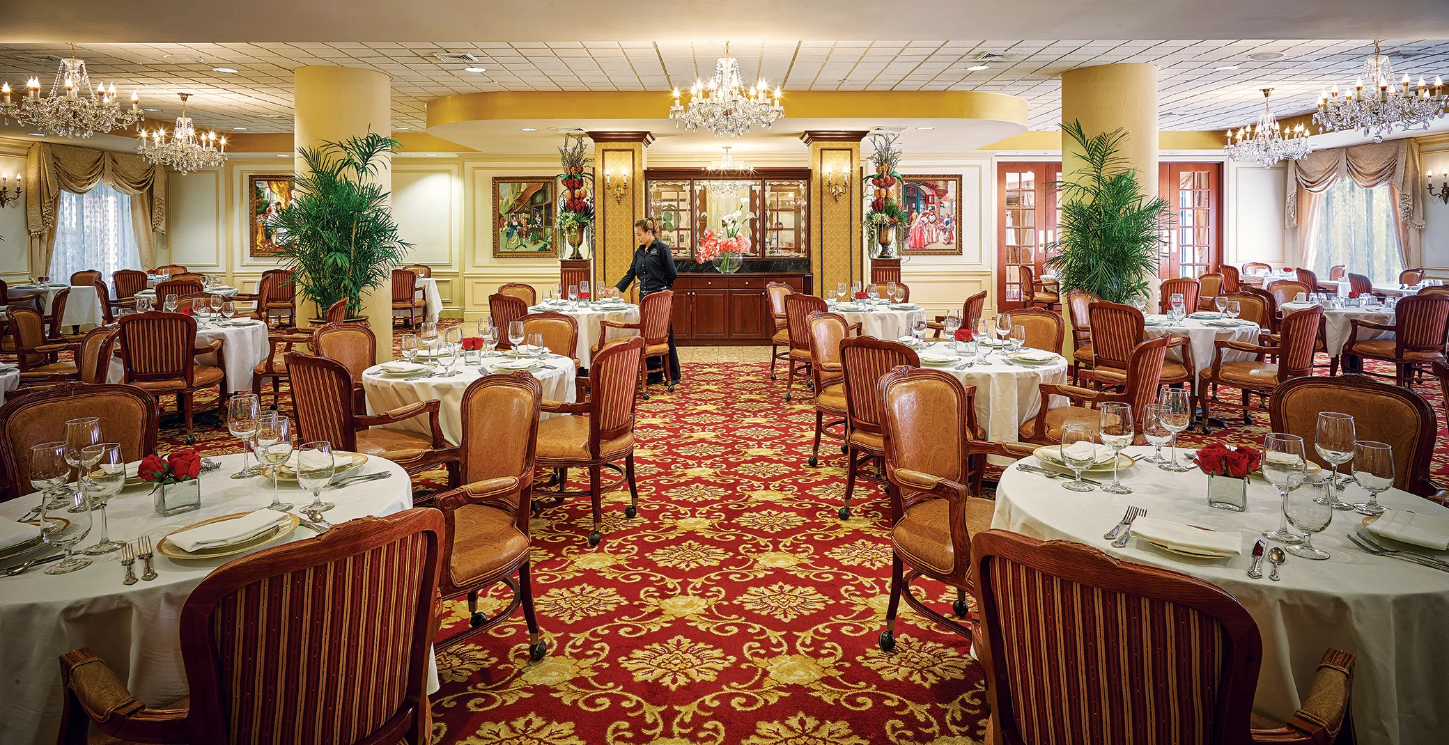 THE PALACE RENAISSANCE & ROYALE