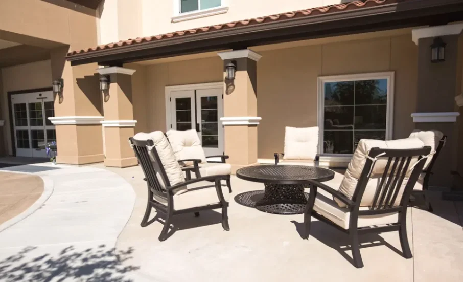 THE POINTE AT SUMMIT HILLS