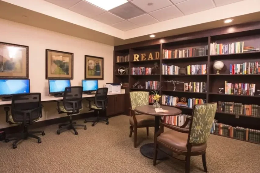 THE POINTE AT SUMMIT HILLS