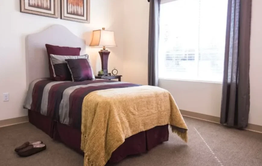 THE POINTE AT SUMMIT HILLS