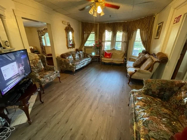 THE WILLOWS HOME