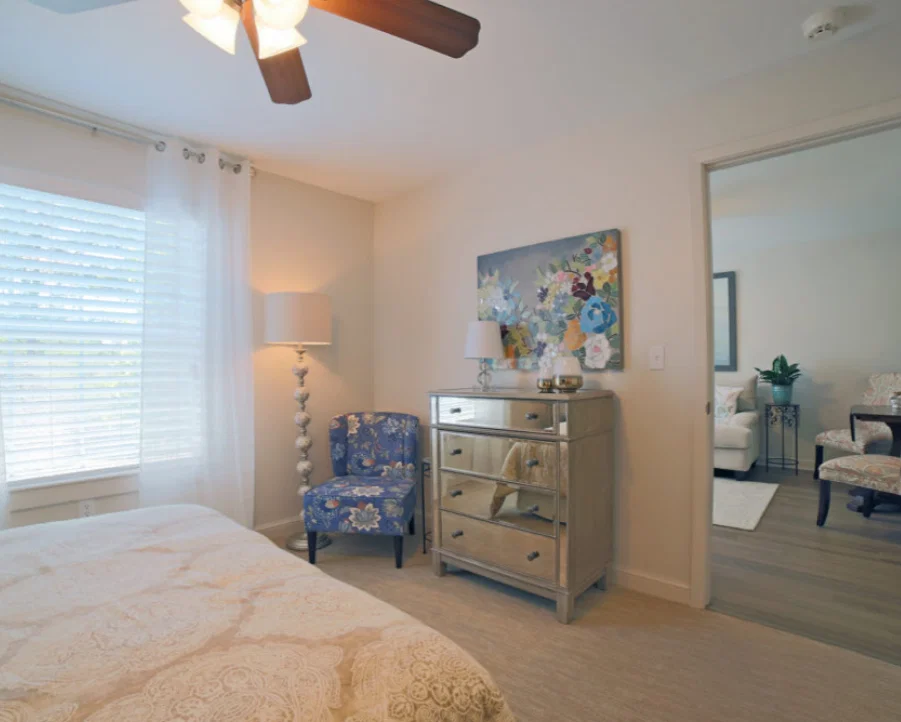 THE WINDSOR SENIOR LIVING COMMUNITY