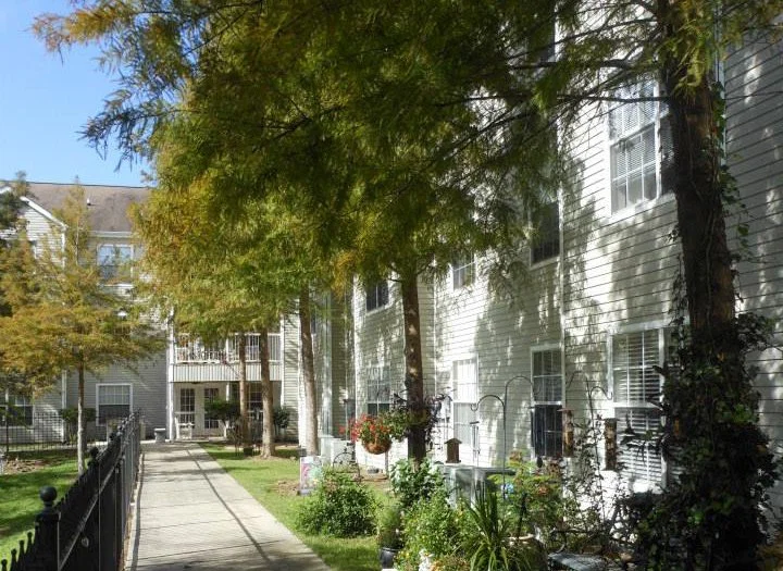 THE WINDSOR SENIOR LIVING COMMUNITY