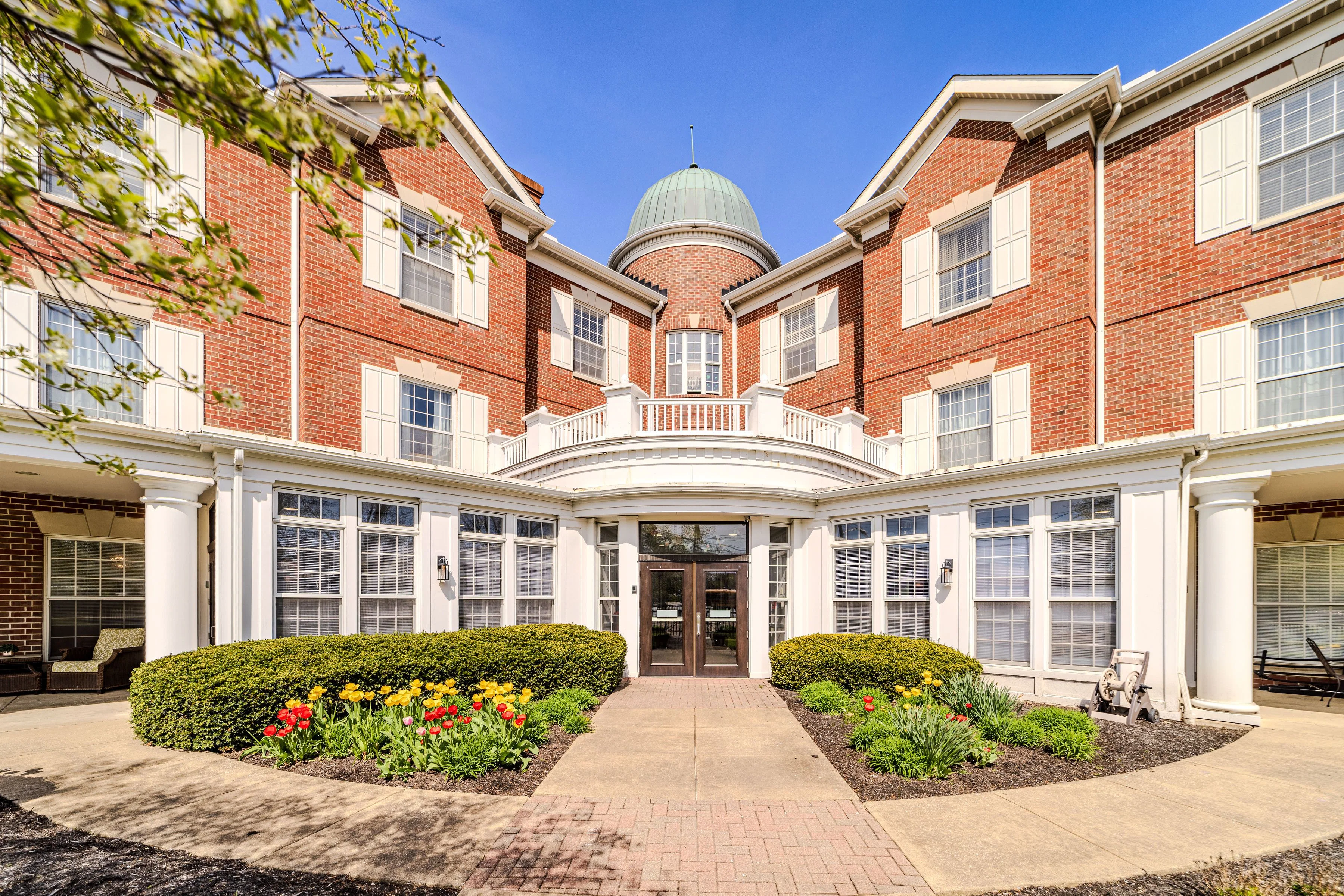 THE WOODLANDS BY HERITAGE RETIREMENT COMMUNITIES