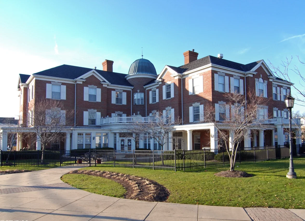 THE WOODLANDS BY HERITAGE RETIREMENT COMMUNITIES