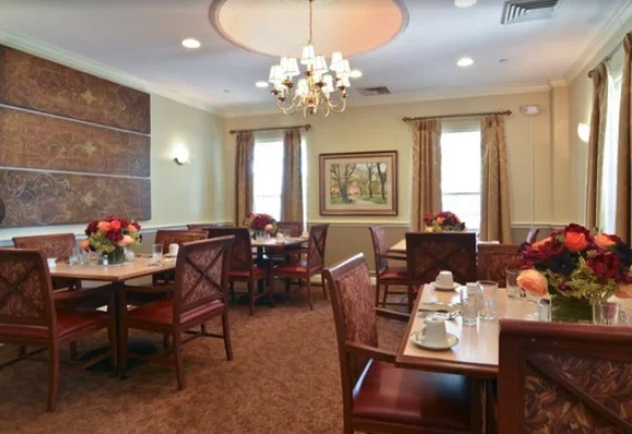 THE WOODLANDS BY HERITAGE RETIREMENT COMMUNITIES