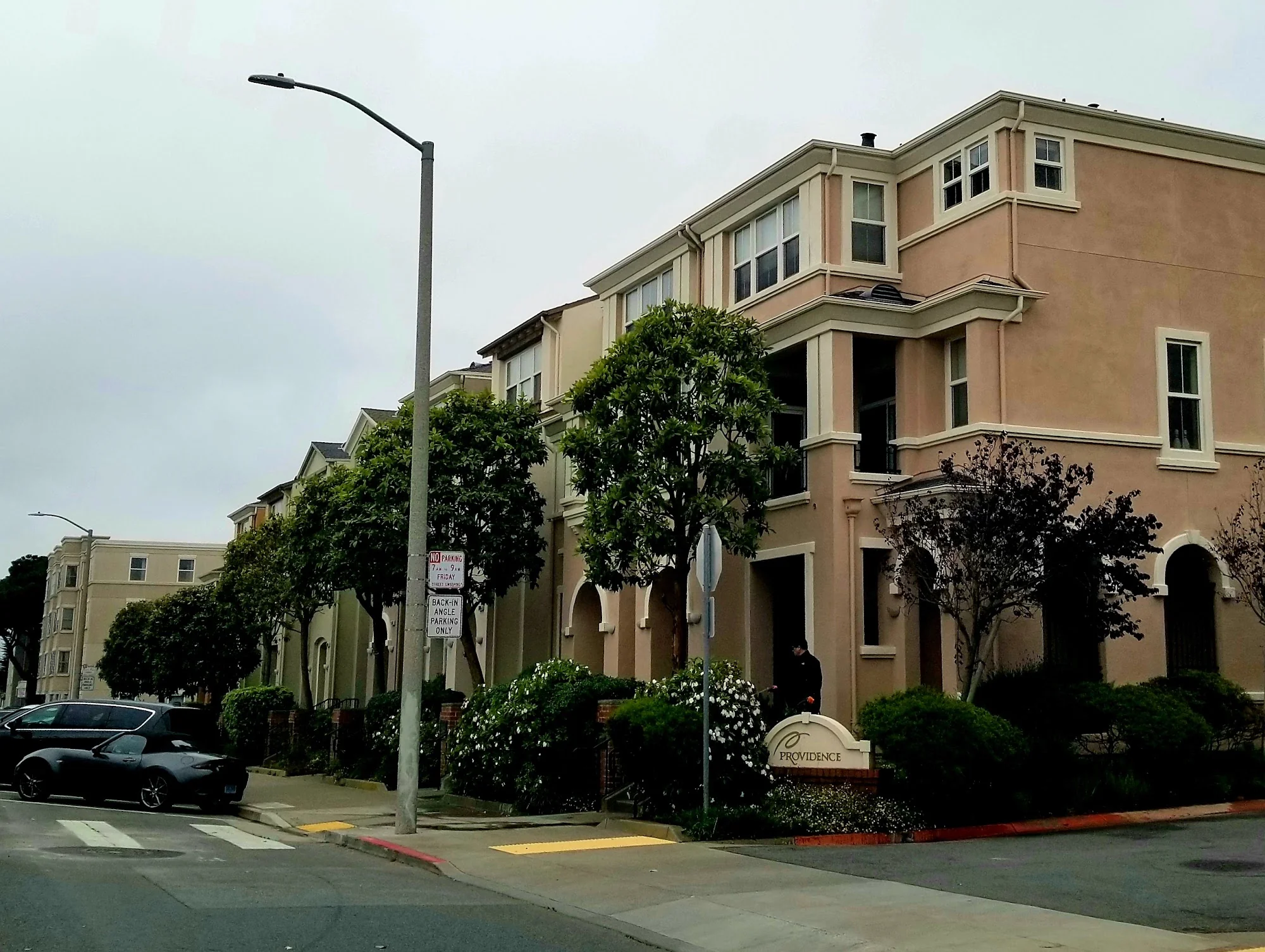 The Ivy Golden Gate