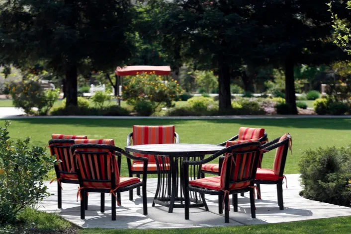 VINTAGE GARDENS ASSISTED LIVING