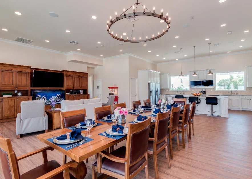 VISTA LIVING SENIOR CARE CAMELBACK VIEW