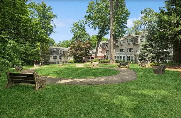 VIVA SENIOR LIVING AT CHESTNUT HILL
