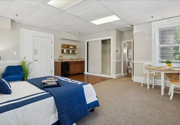 VIVA SENIOR LIVING AT CHESTNUT HILL