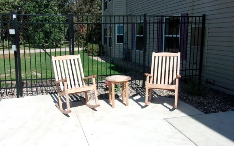 WHISPERING OAK PLACE