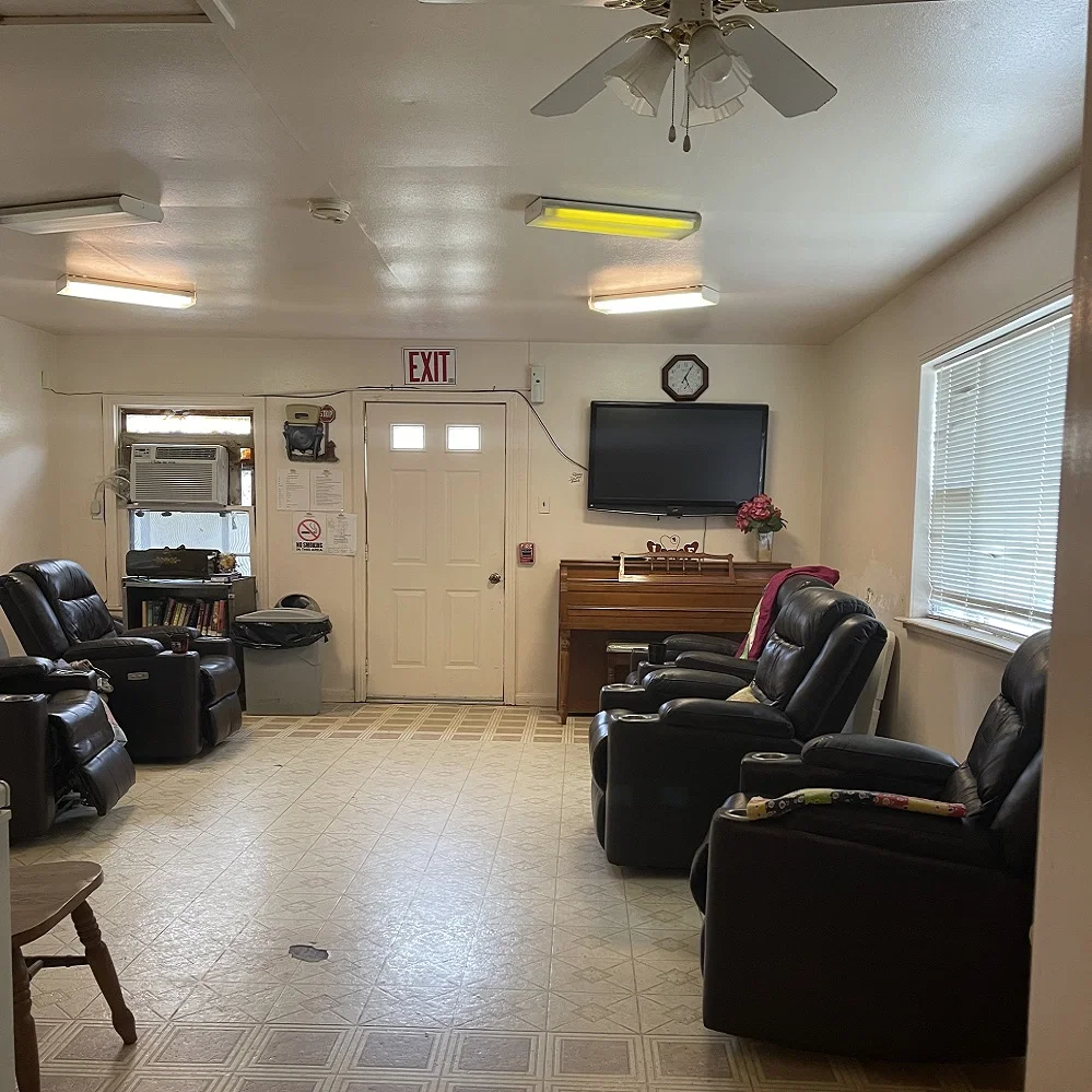 WHITE'S COTTAGE CENTER