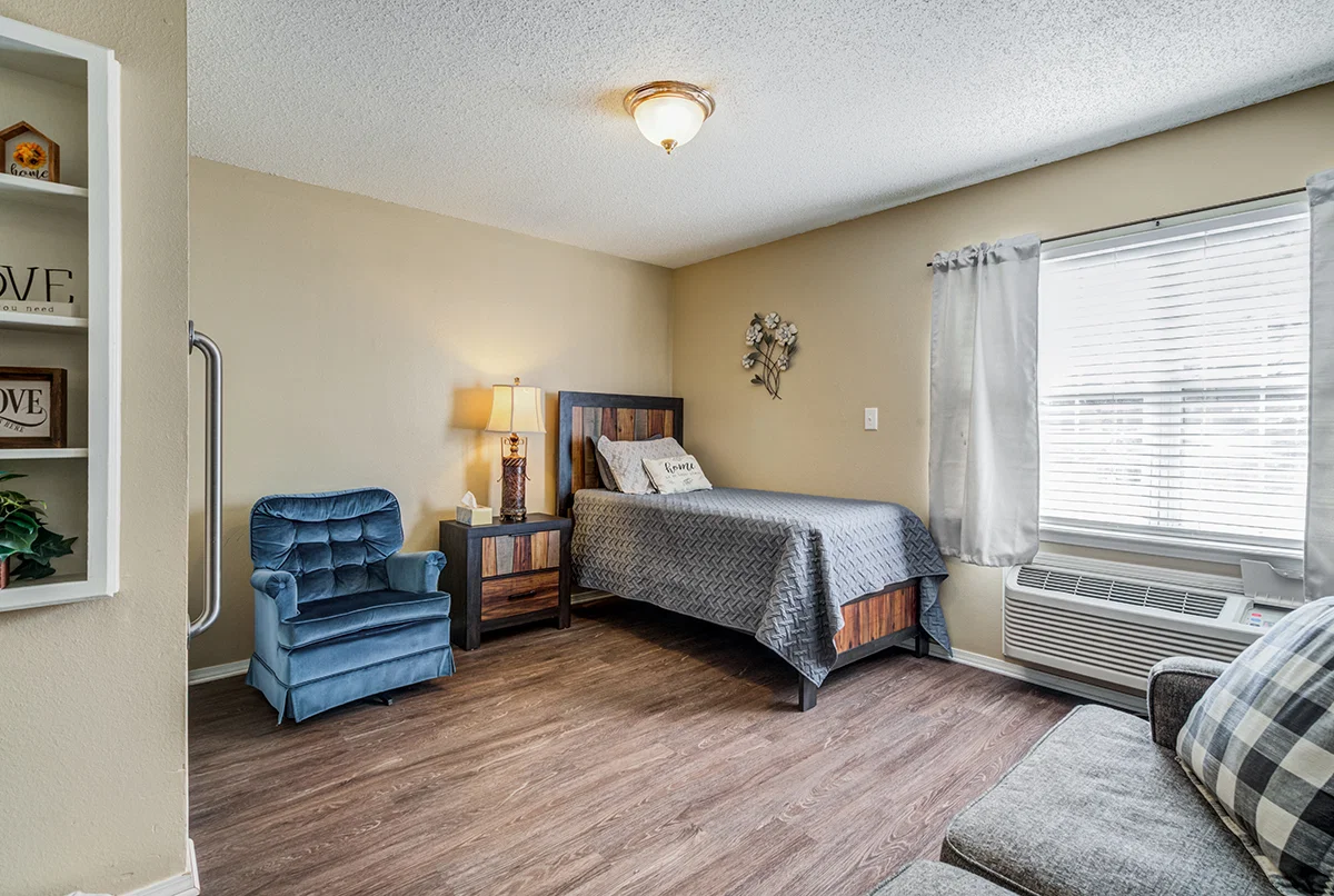 WINKLER COURT - CARTHAGE, TX