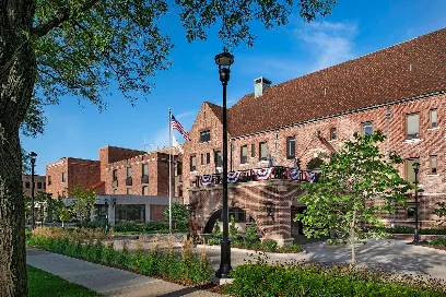 AMERICAN HOUSE GROSSE POINTE COTTAGE