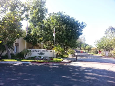 COUNTRY CLUB MANOR