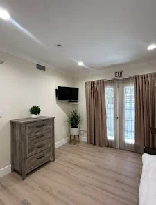 TARZANA SENIOR LIVING