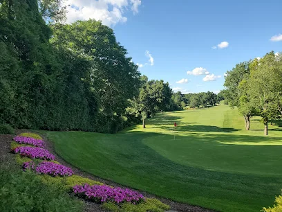 KNOLLWOOD VILLA