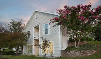 THE COTTAGES OF PERRY HALL 9906