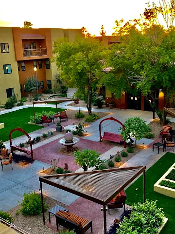 ROYAL OAKS ASSISTED LIVING CENTER