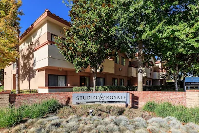 SAVANT STUDIO ROYALE