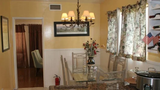 TOLUCA LAKE MANOR SENIOR ASSISTED LIVING
