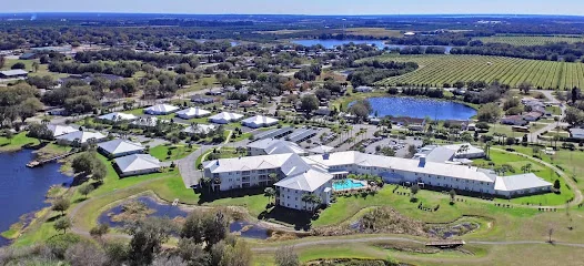 WATER'S EDGE OF LAKE WALES