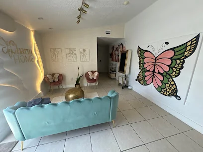CHARM HOME MIAMI