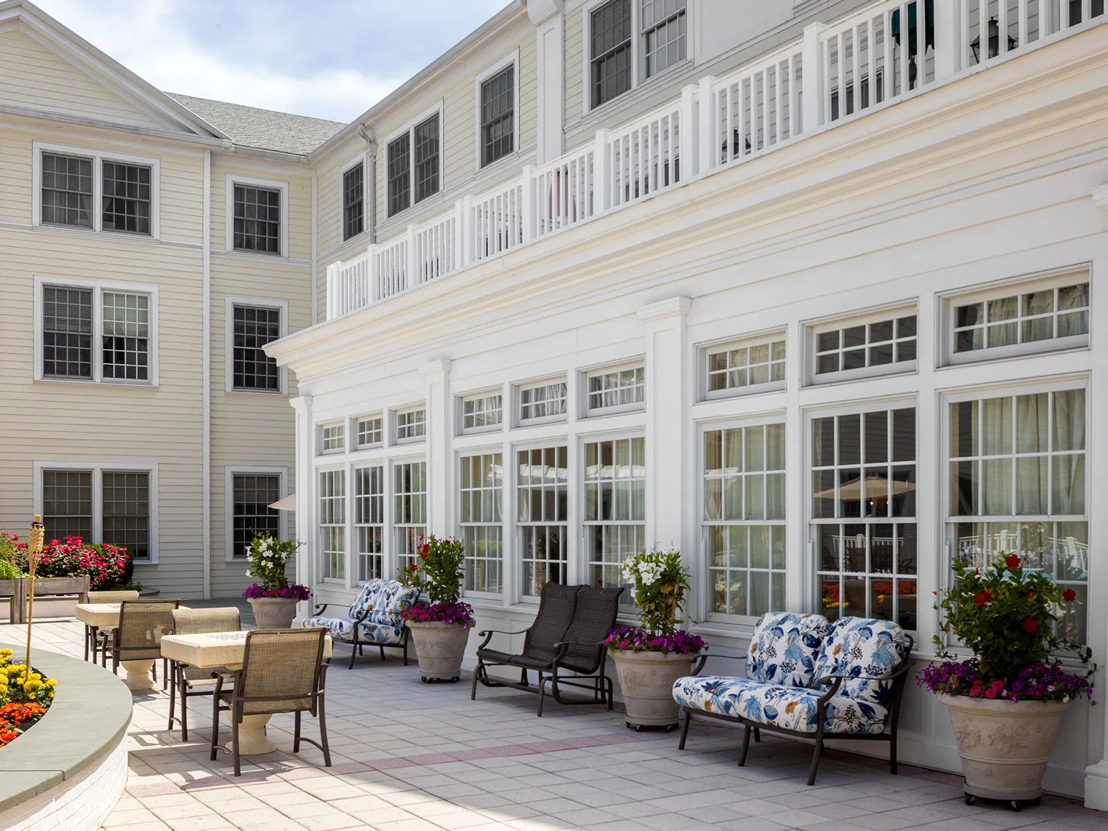 ATRIA ON ROSLYN HARBOR