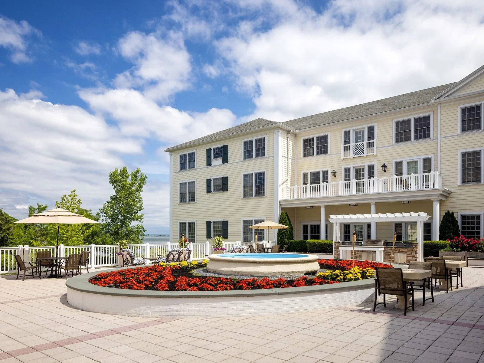 ATRIA ON ROSLYN HARBOR