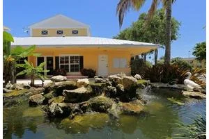 BOYNTON BAY APARTMENTS
