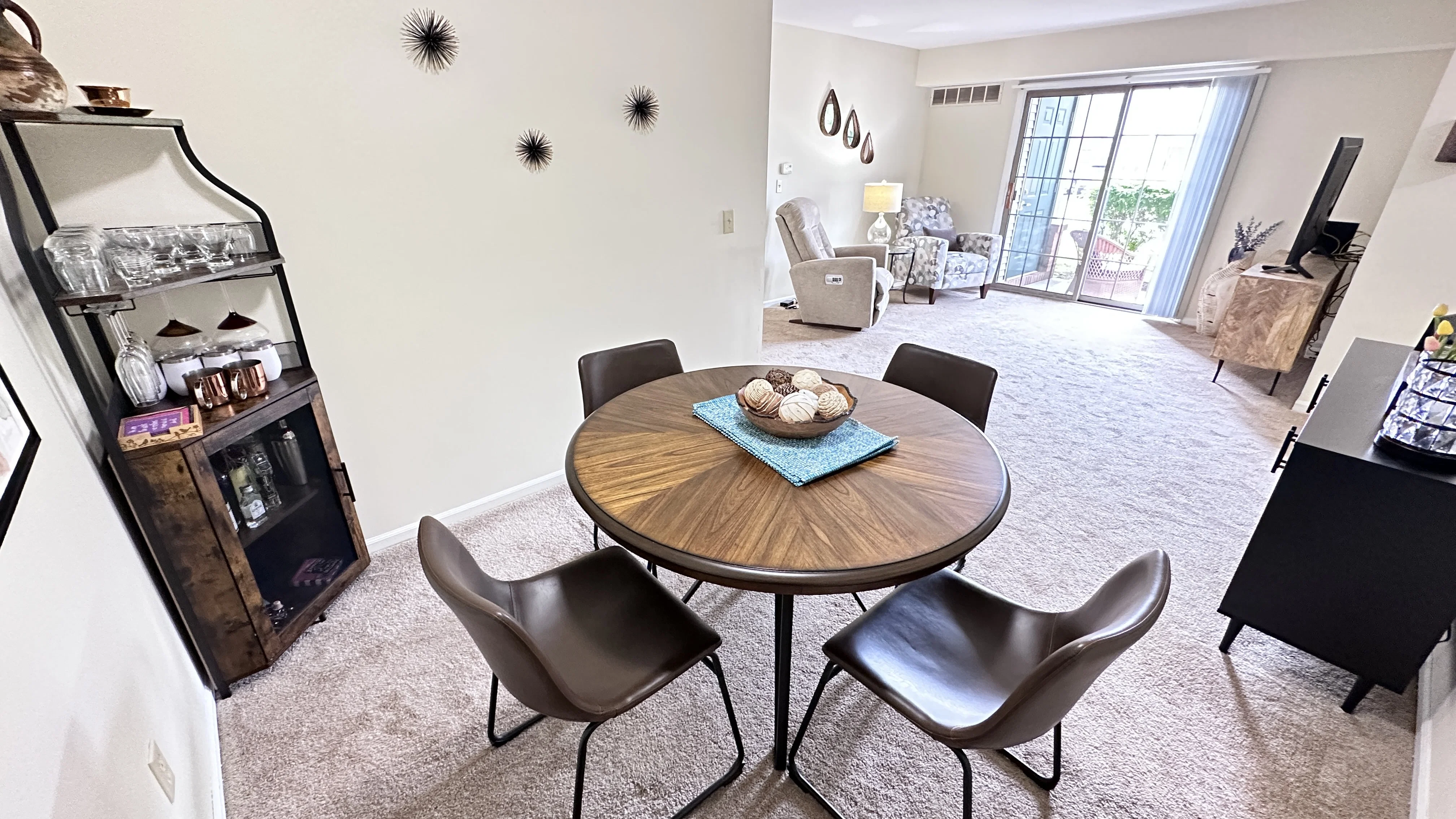 BROOKWOOD FARMS APARTMENTS