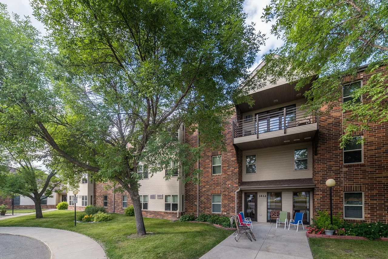 CARRIAGE HOUSE SENIOR APARTMENTS