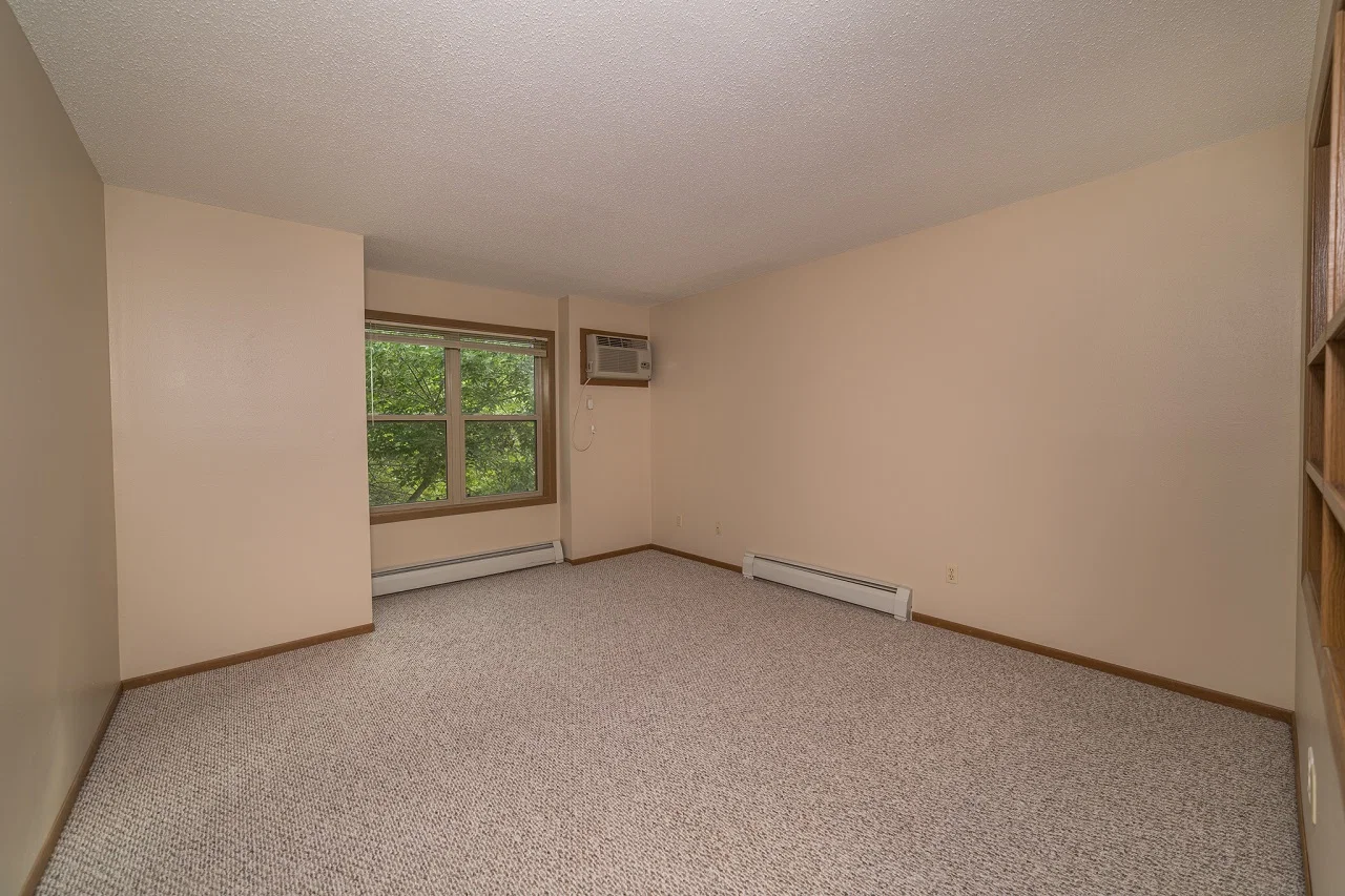 CARRIAGE HOUSE SENIOR APARTMENTS