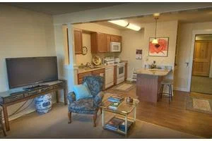 CHANDLER'S SQUARE SENIOR LIVING COMMUNITY