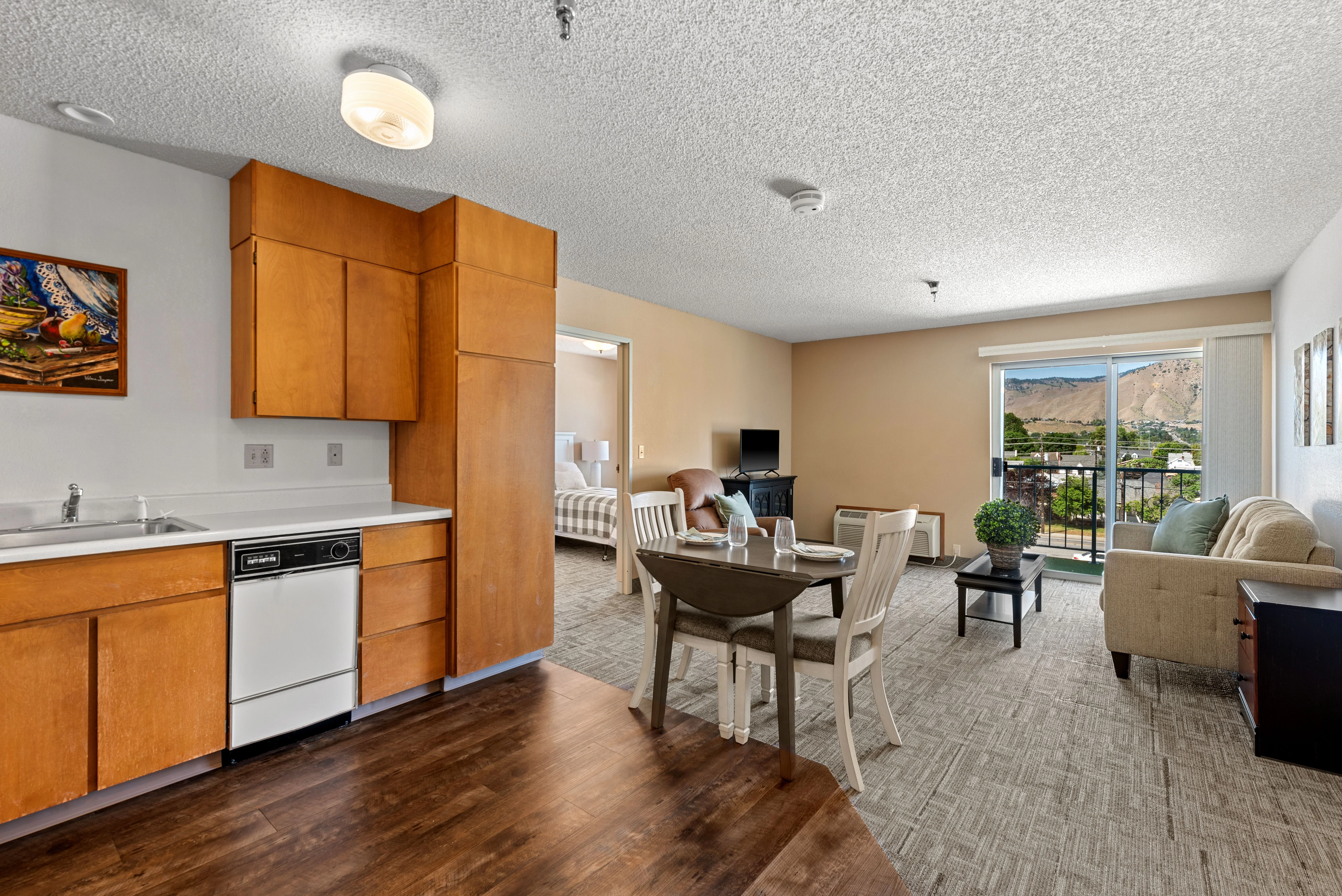 COLONIAL VISTA SENIOR LIVING
