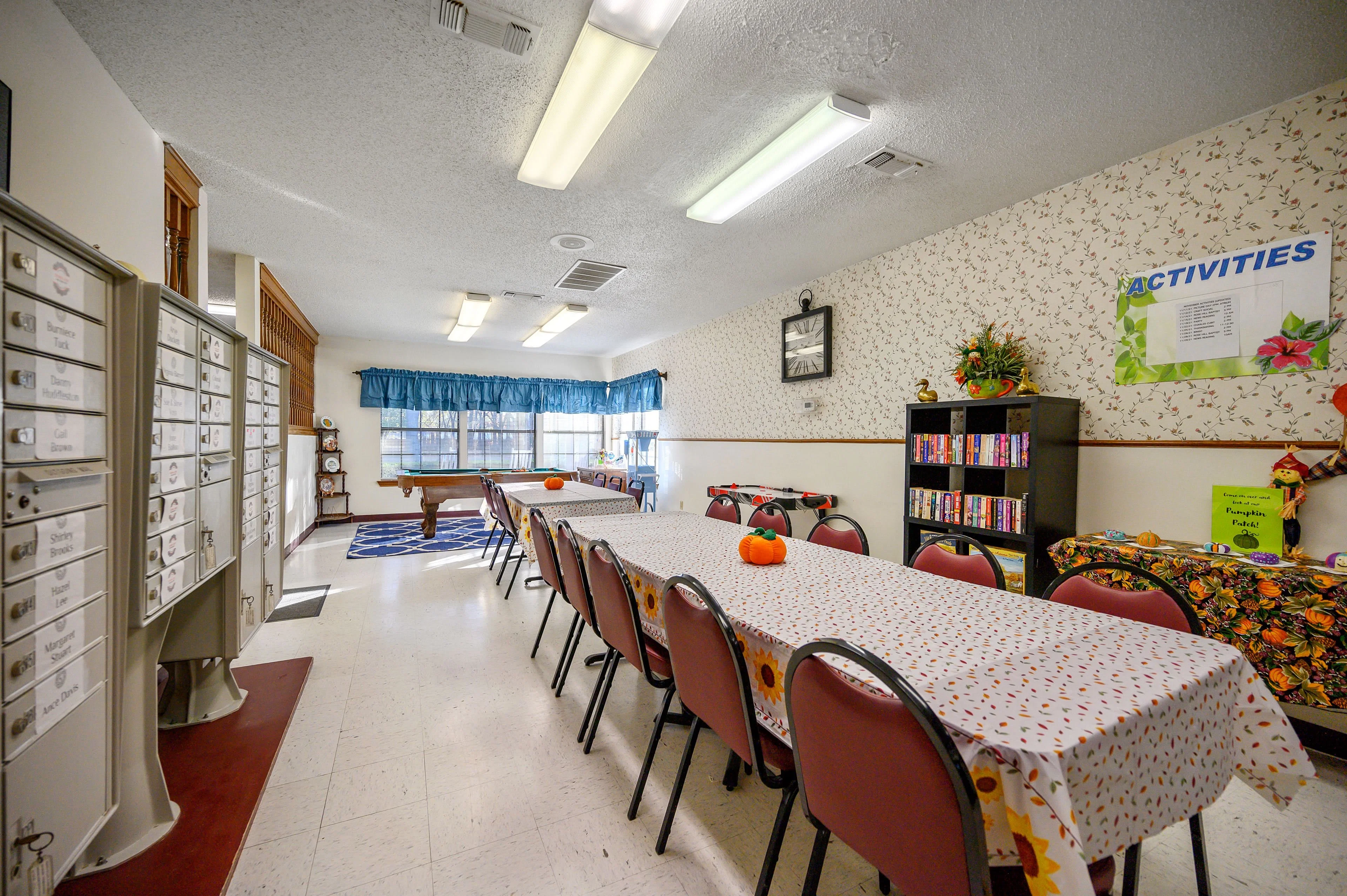 Colonial Lodge Senior Living