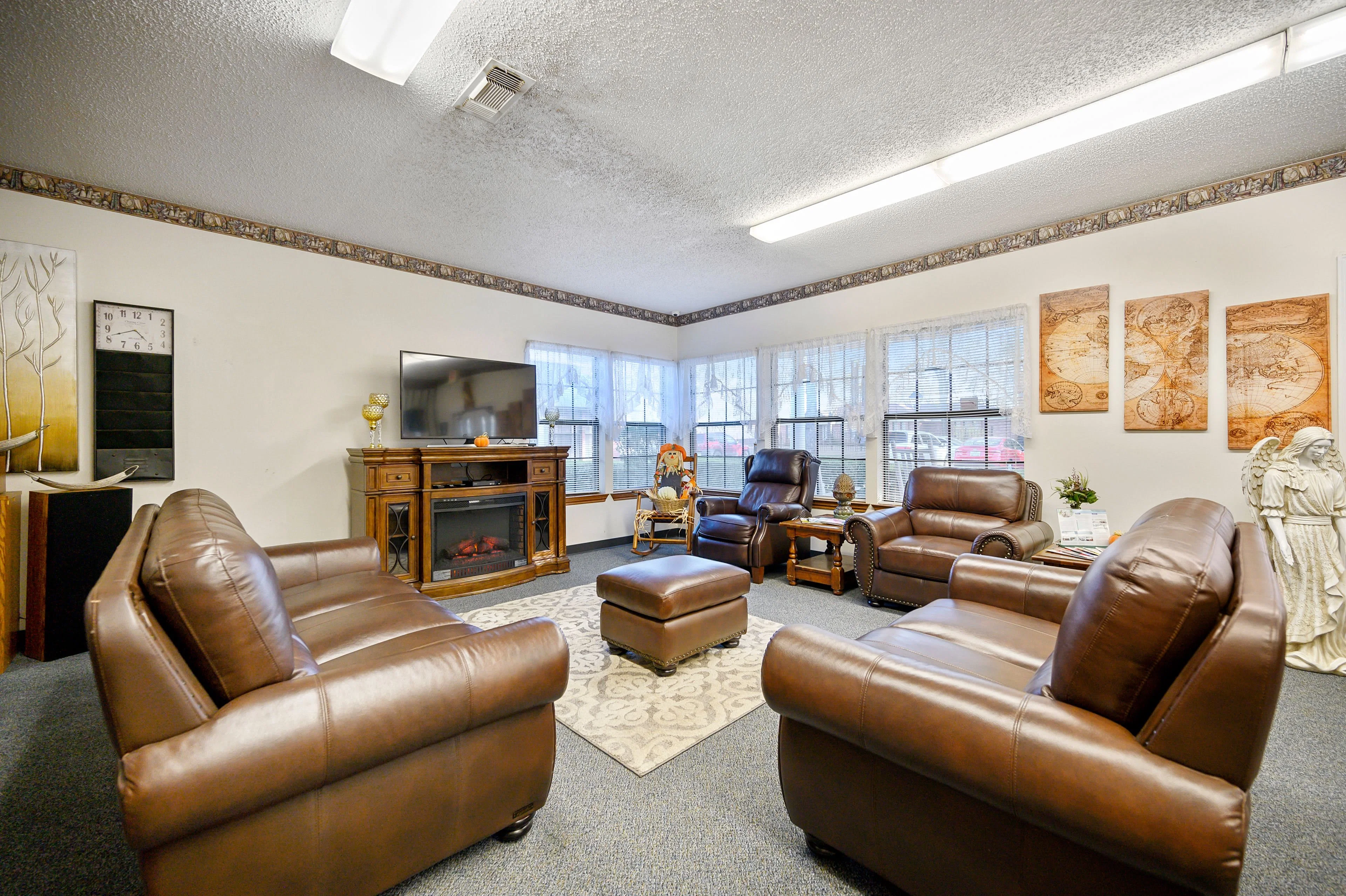 Colonial Lodge Senior Living
