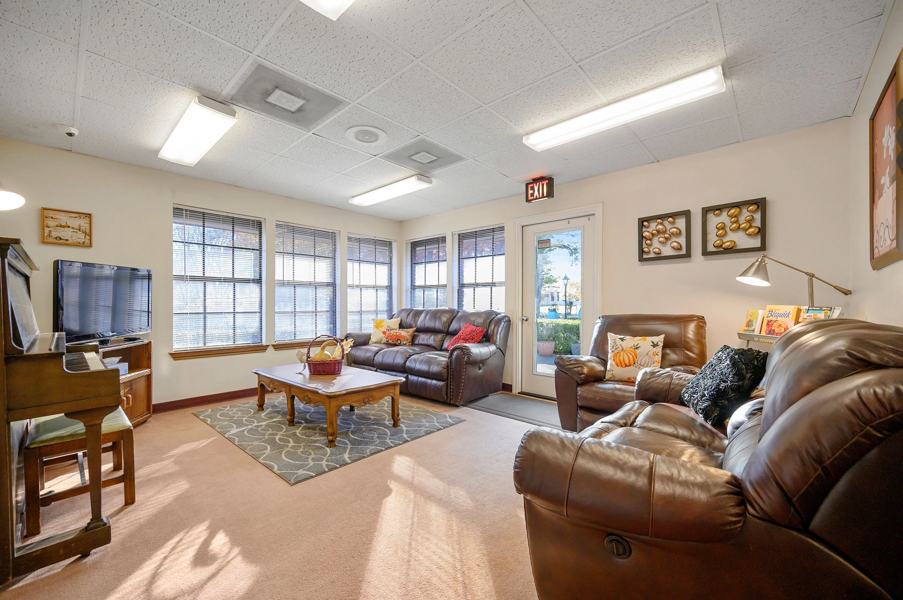 Colonial Lodge Senior Living