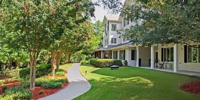 Deepwood Estates by Barclay House