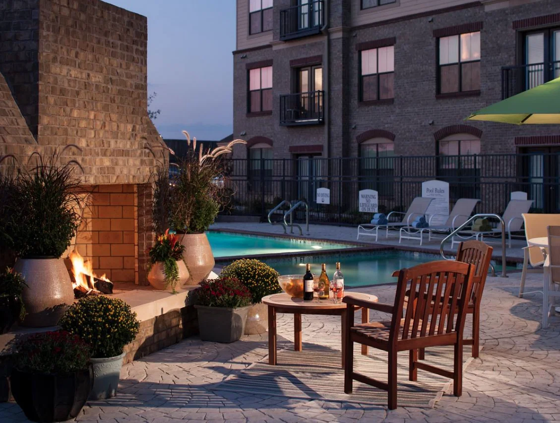 DISCOVERY VILLAGE AT CASTLE HILLS