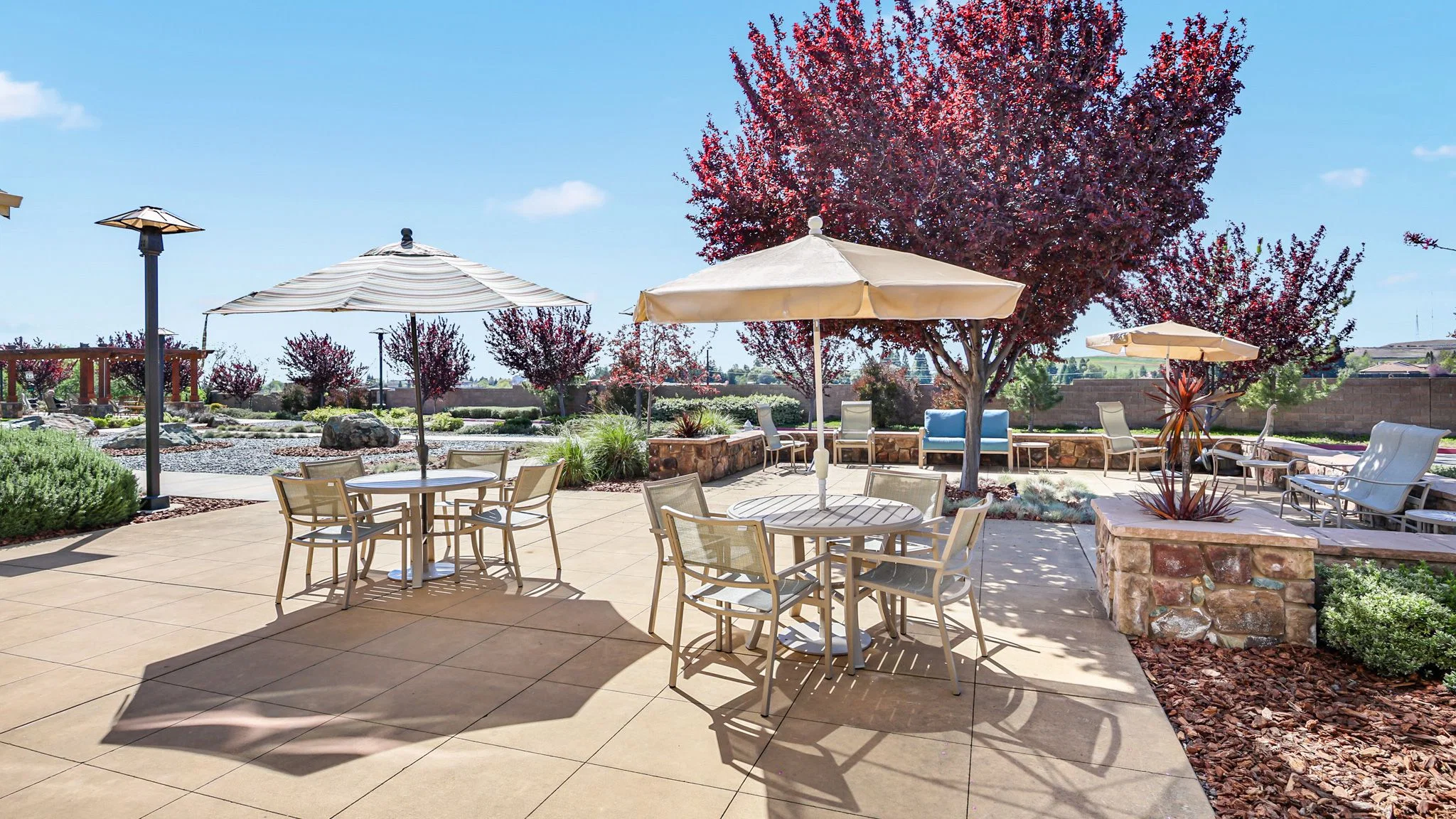 EL DORADO ESTATES GRACIOUS RETIREMENT LIVING