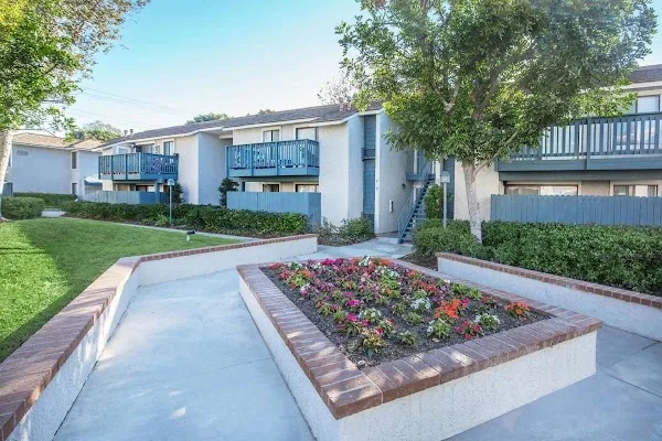 FOUNTAIN PARK APARTMENTS