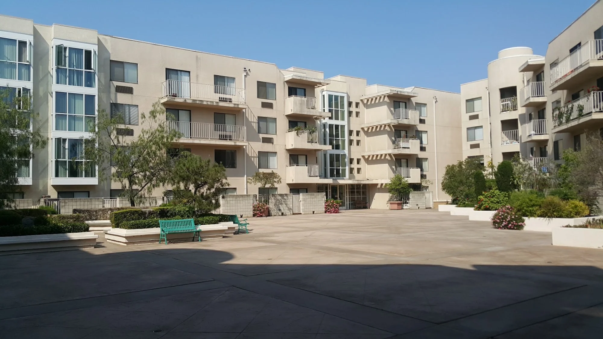 Grand Plaza Senior