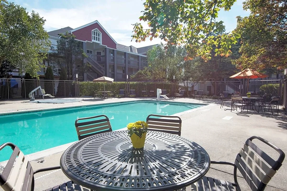 HILLSIDE SENIOR LIVING