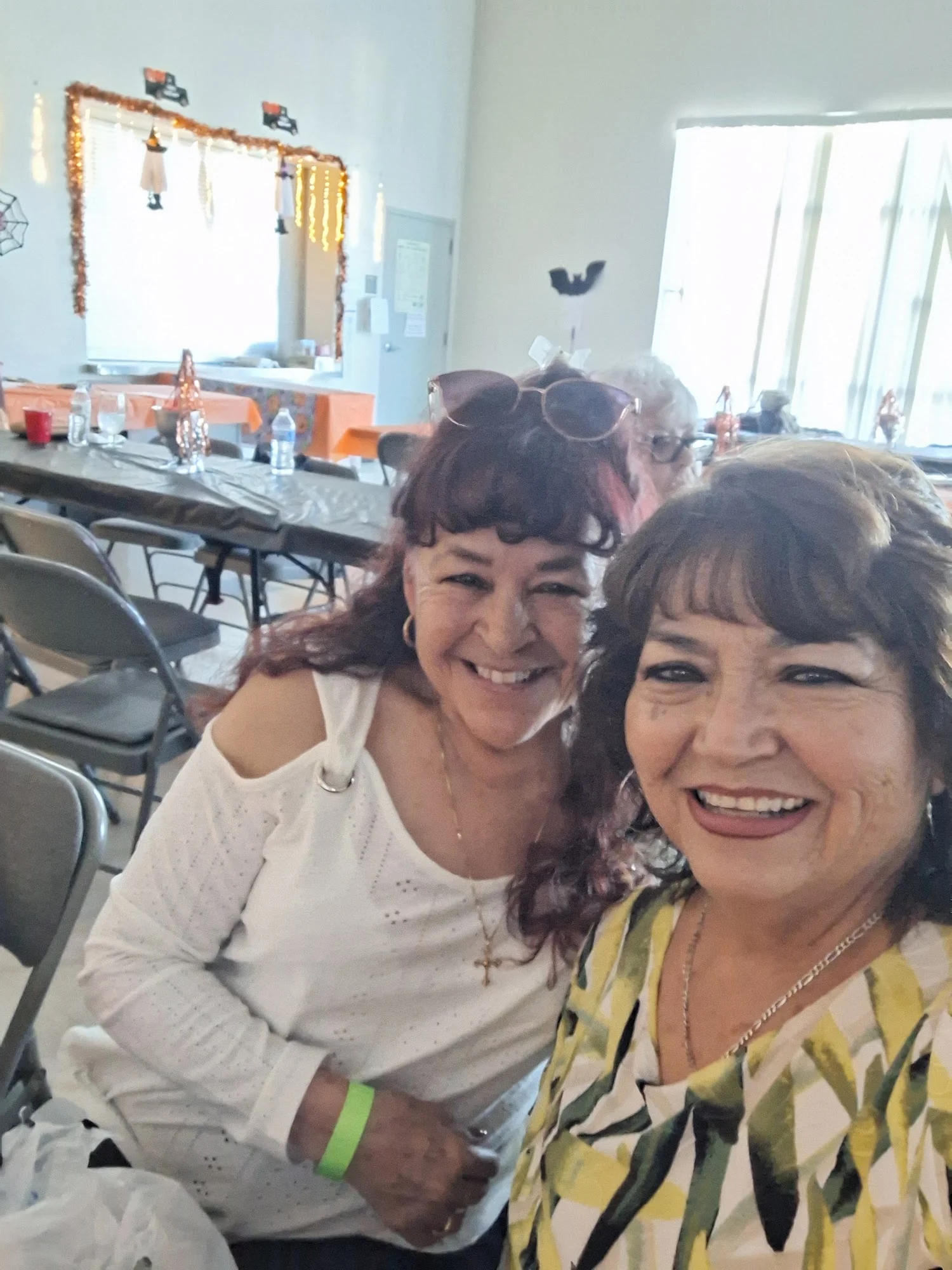 Hilos De Plata Senior Center