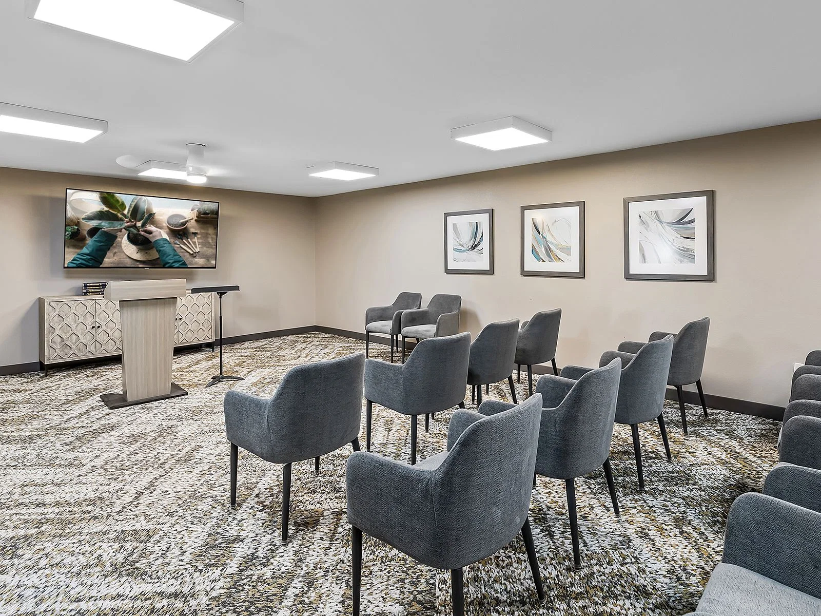 HOLIDAY ANDOVER PLACE